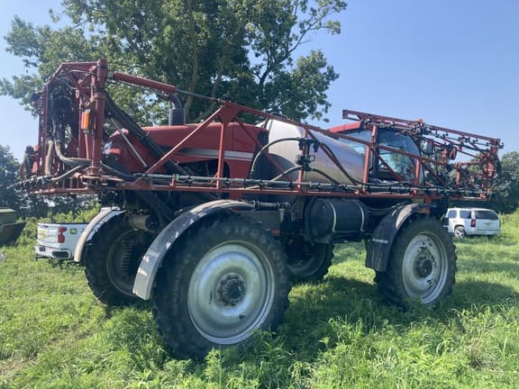 Image of Case IH 3330 Patriot equipment image 2