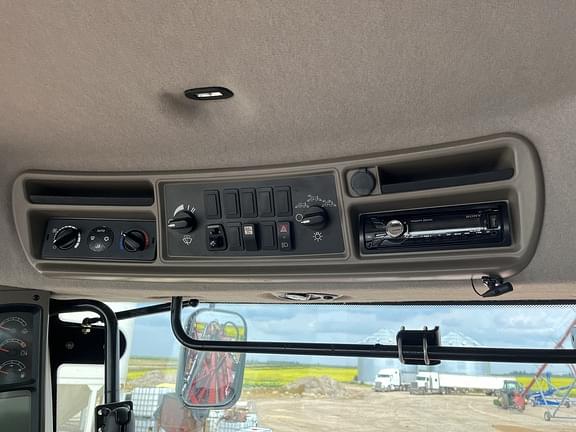 Image of Case IH Patriot 4430 equipment image 3