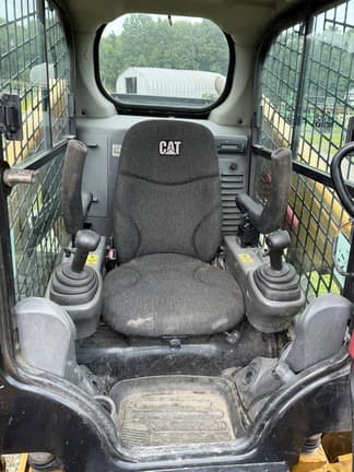 Image of Caterpillar 246D equipment image 3