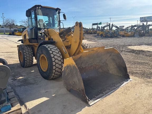 Image of Caterpillar 924K equipment image 2