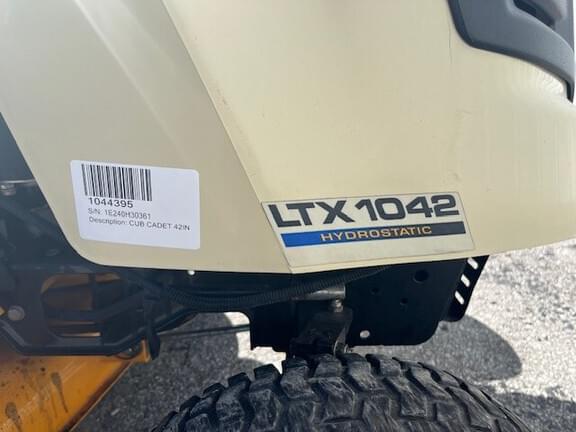 Image of Cub Cadet LTX1042 equipment image 2