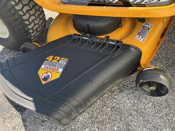Image of Cub Cadet LTX1042 equipment image 3