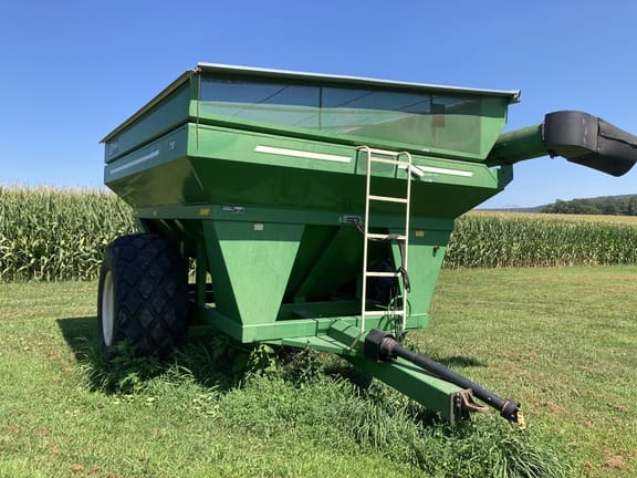 2014 E-Z Trail 710 Equipment Image0