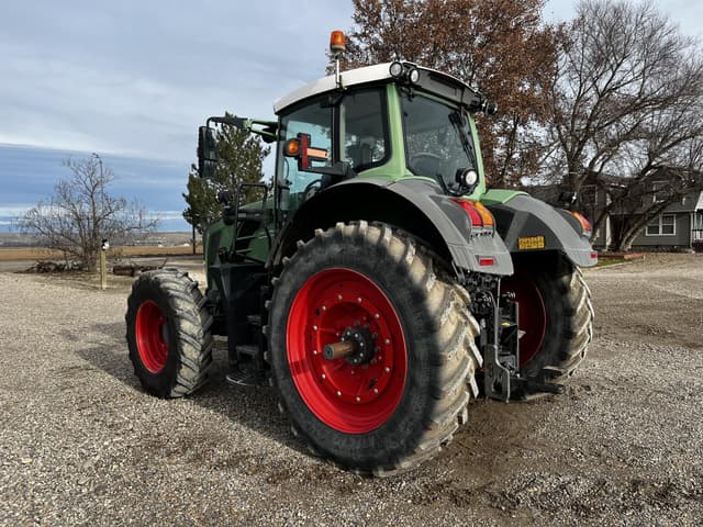 Image of Fendt 824 Vario equipment image 2