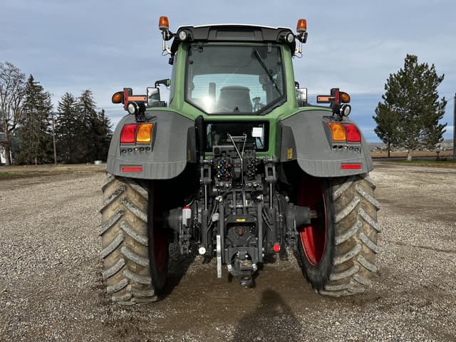 Image of Fendt 824 Vario equipment image 3