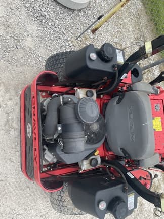 Image of Gravely Pro-Turn 460 equipment image 4