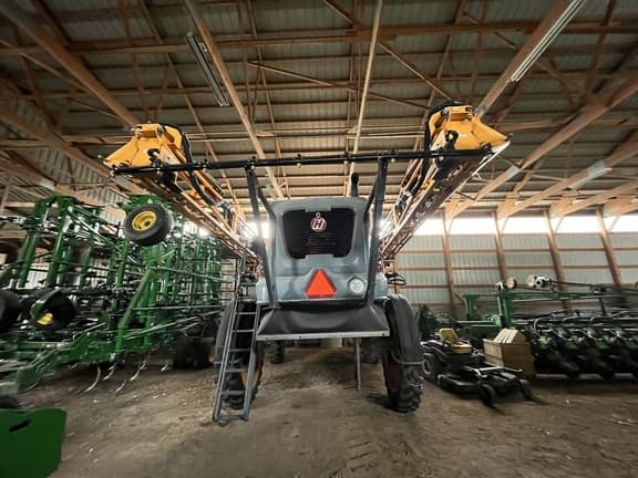 Image of Hagie STS12 equipment image 3