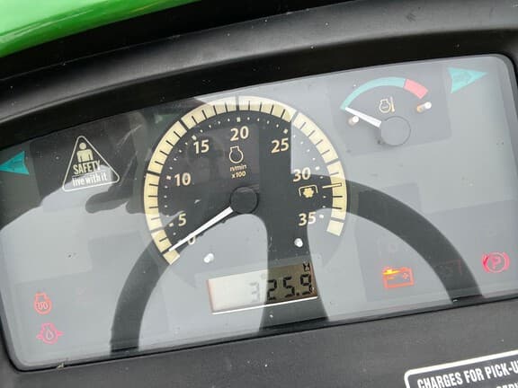 Image of John Deere 1023E equipment image 2