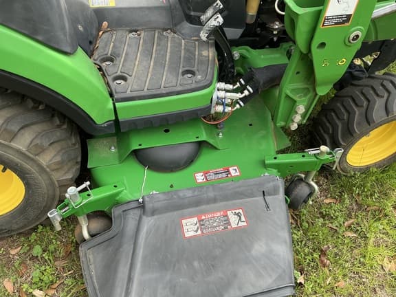 Image of John Deere 1025R equipment image 3