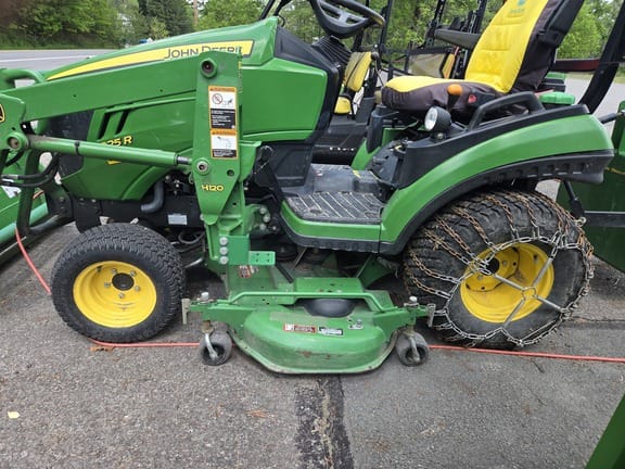 2014 John Deere 1025R Equipment Image0