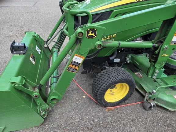 Image of John Deere 1025R equipment image 2