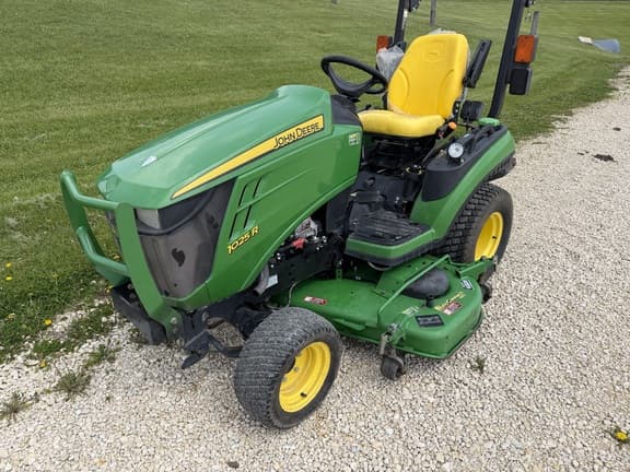 Image of John Deere 1025R equipment image 2