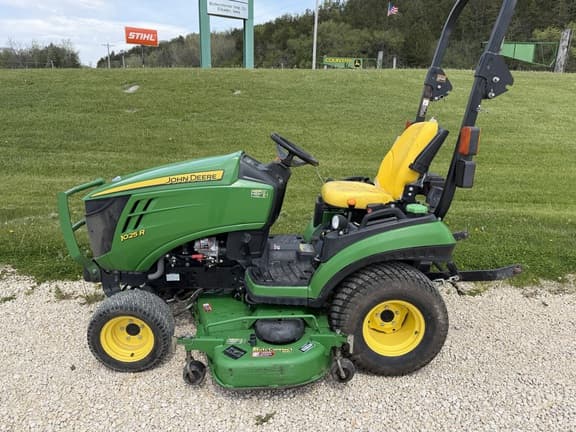 Image of John Deere 1025R equipment image 1