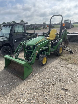 2014 John Deere 1025R Equipment Image0