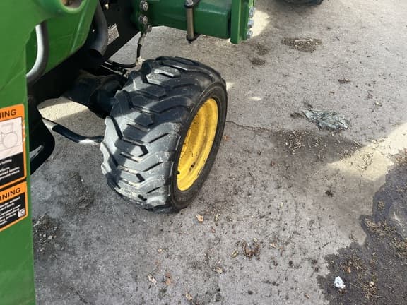 Image of John Deere 1025R equipment image 4