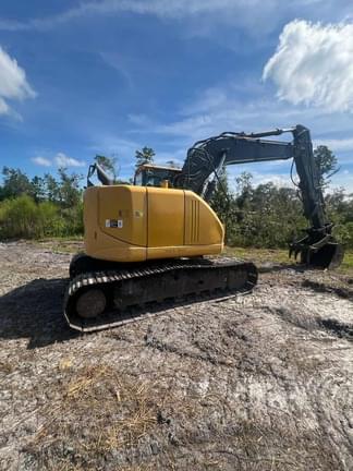 Image of John Deere 135G equipment image 1