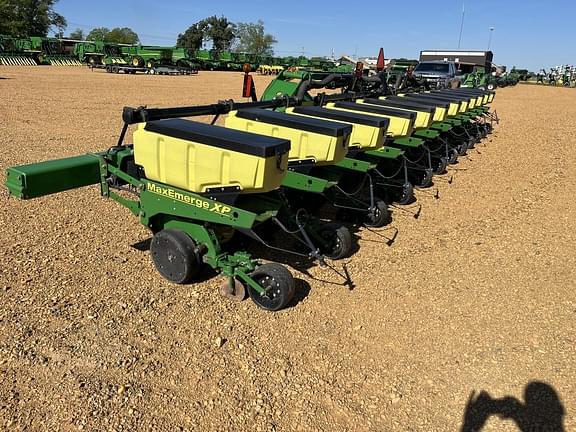 Image of John Deere 1720 equipment image 2