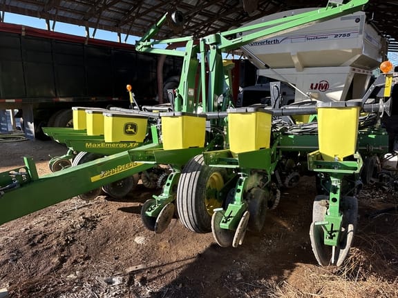 2014 John Deere 1760 Equipment Image0