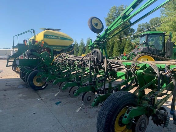 2014 John Deere 1770 Equipment Image0