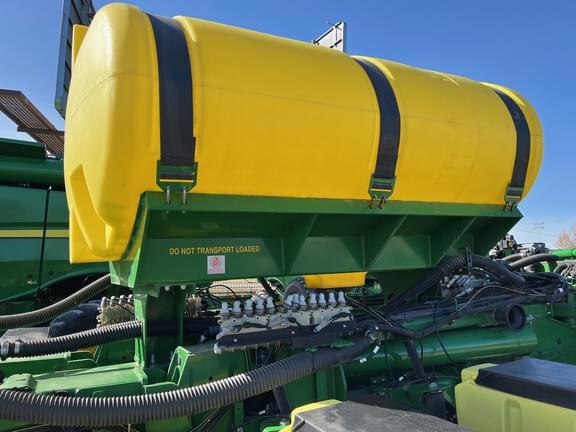 Image of John Deere 1770 equipment image 2