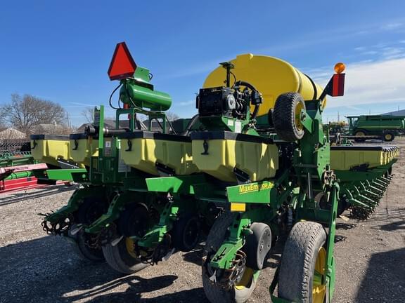 Image of John Deere 1770 equipment image 3