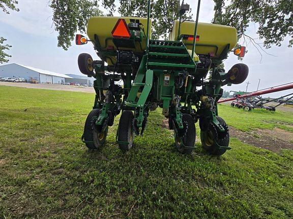 Image of John Deere 1770 equipment image 3