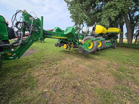 Image of John Deere 1770 Primary image