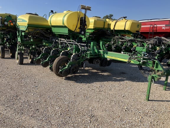 2014 John Deere 1770 Equipment Image0