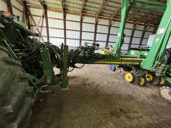 Image of John Deere 1770 equipment image 4