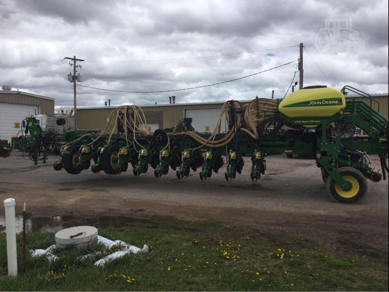 2014 John Deere 1770 Equipment Image0