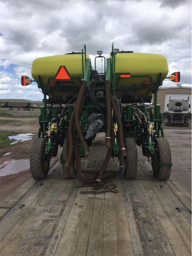 Image of John Deere 1770 equipment image 3