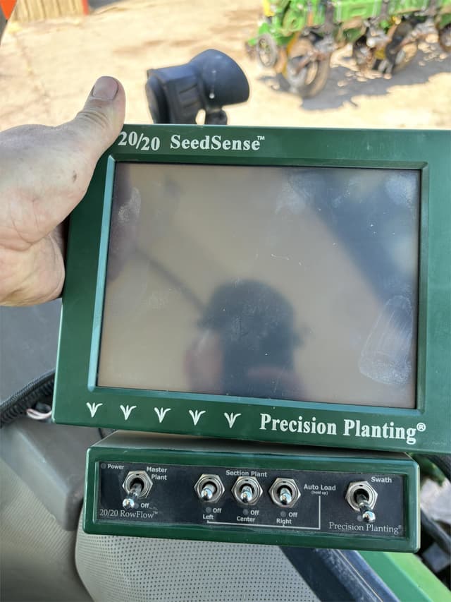 Image of John Deere 1770 equipment image 4