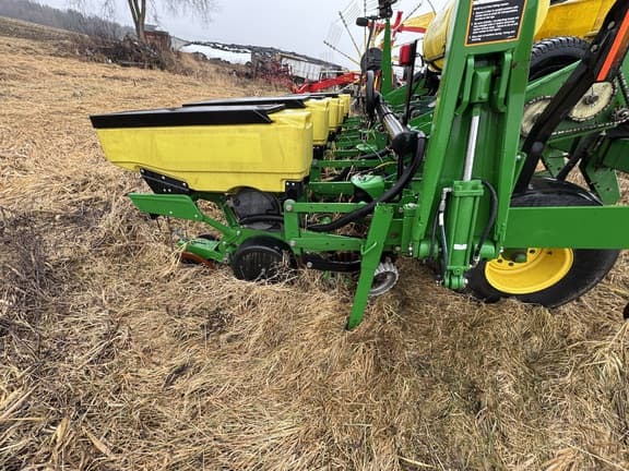 Image of John Deere 1785 Primary image