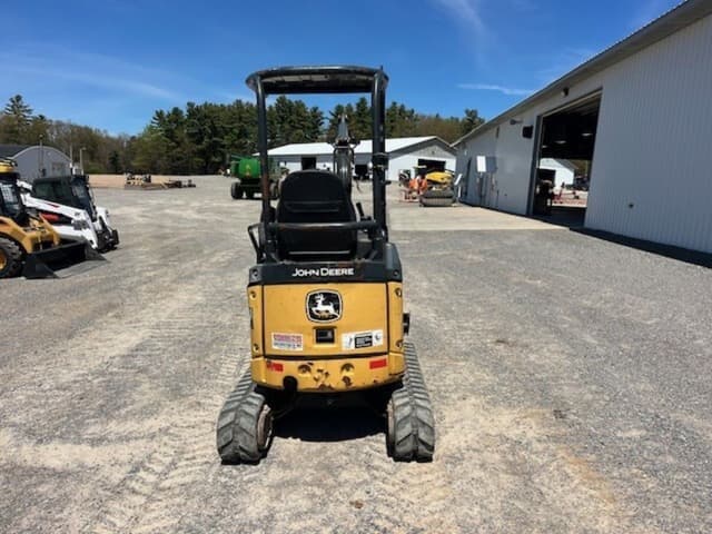 Image of John Deere 17D equipment image 3