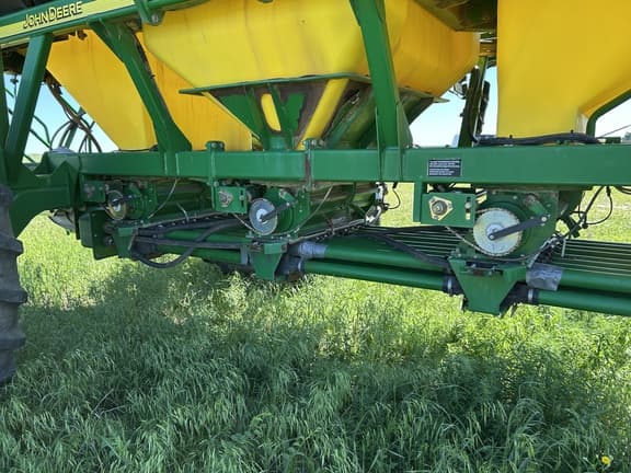 Image of John Deere 1835 equipment image 4