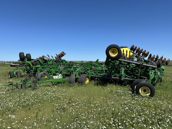 2014 John Deere 1835 Equipment Image0