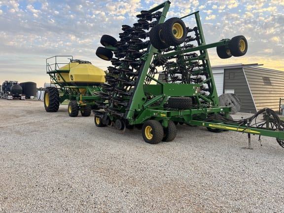 2014 John Deere 1890 Equipment Image0