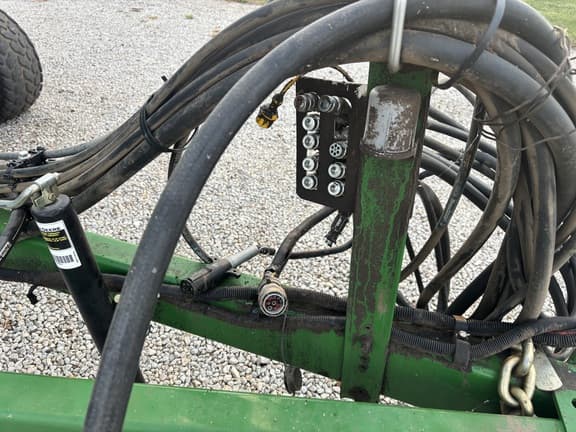 Image of John Deere 1890 equipment image 4
