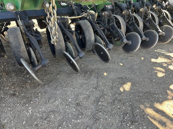 Image of John Deere 1890 equipment image 3