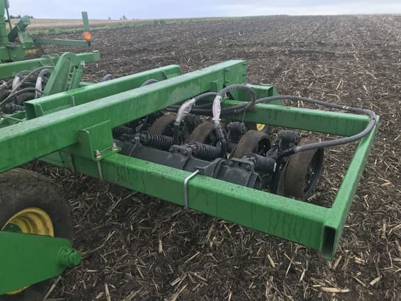 Image of John Deere 1990 equipment image 3