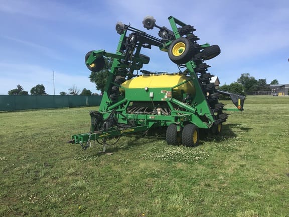 2014 John Deere 1990 Equipment Image0