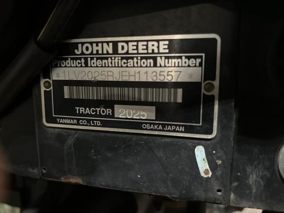 Image of John Deere 2025R equipment image 2