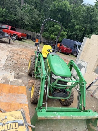 2014 John Deere 2025R Equipment Image0