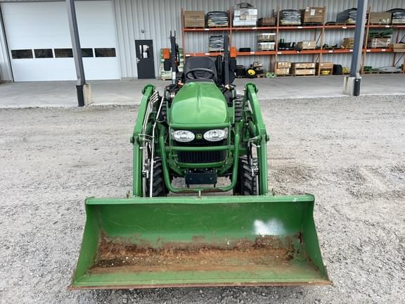 Image of John Deere 2032R equipment image 2