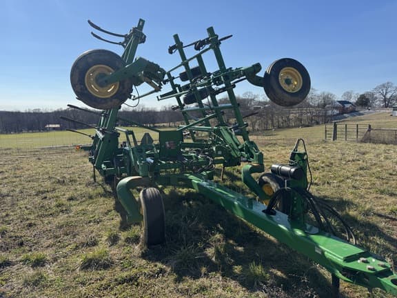 Image of John Deere 2410 equipment image 3