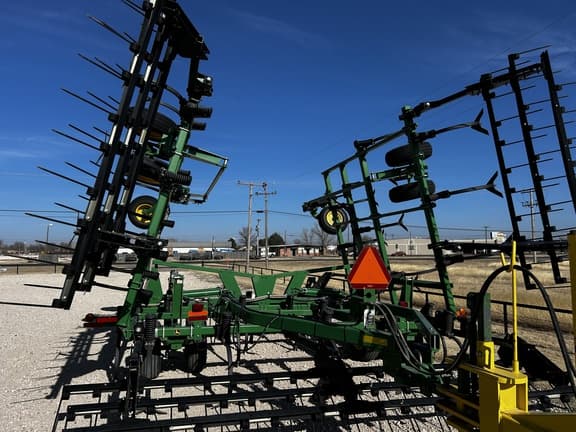 Image of John Deere 2410 equipment image 3