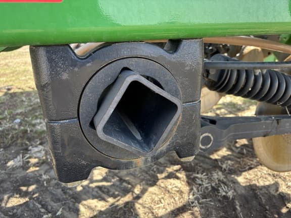 Image of John Deere 2510H equipment image 4