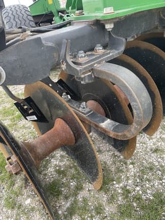 Image of John Deere 2623 equipment image 2