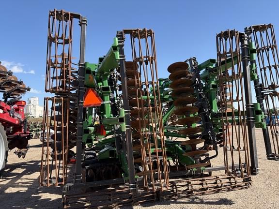 Image of John Deere 2623 equipment image 3