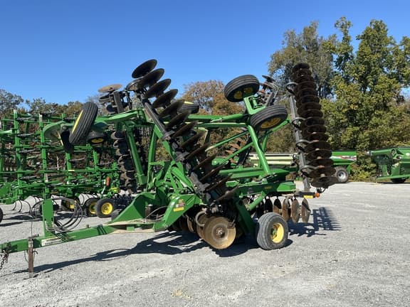 Image of John Deere 2623 equipment image 2